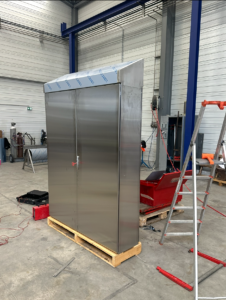 Fabrication armoire toit incliné